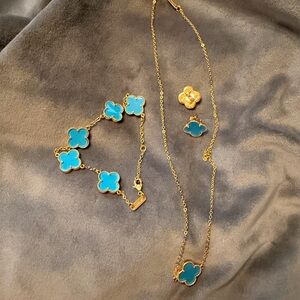 Gold-Tone Turquoise Clover Pendant Necklace and Bracelet Set